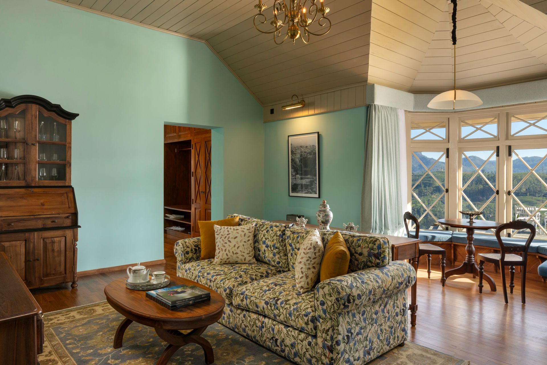 The Lane Suites