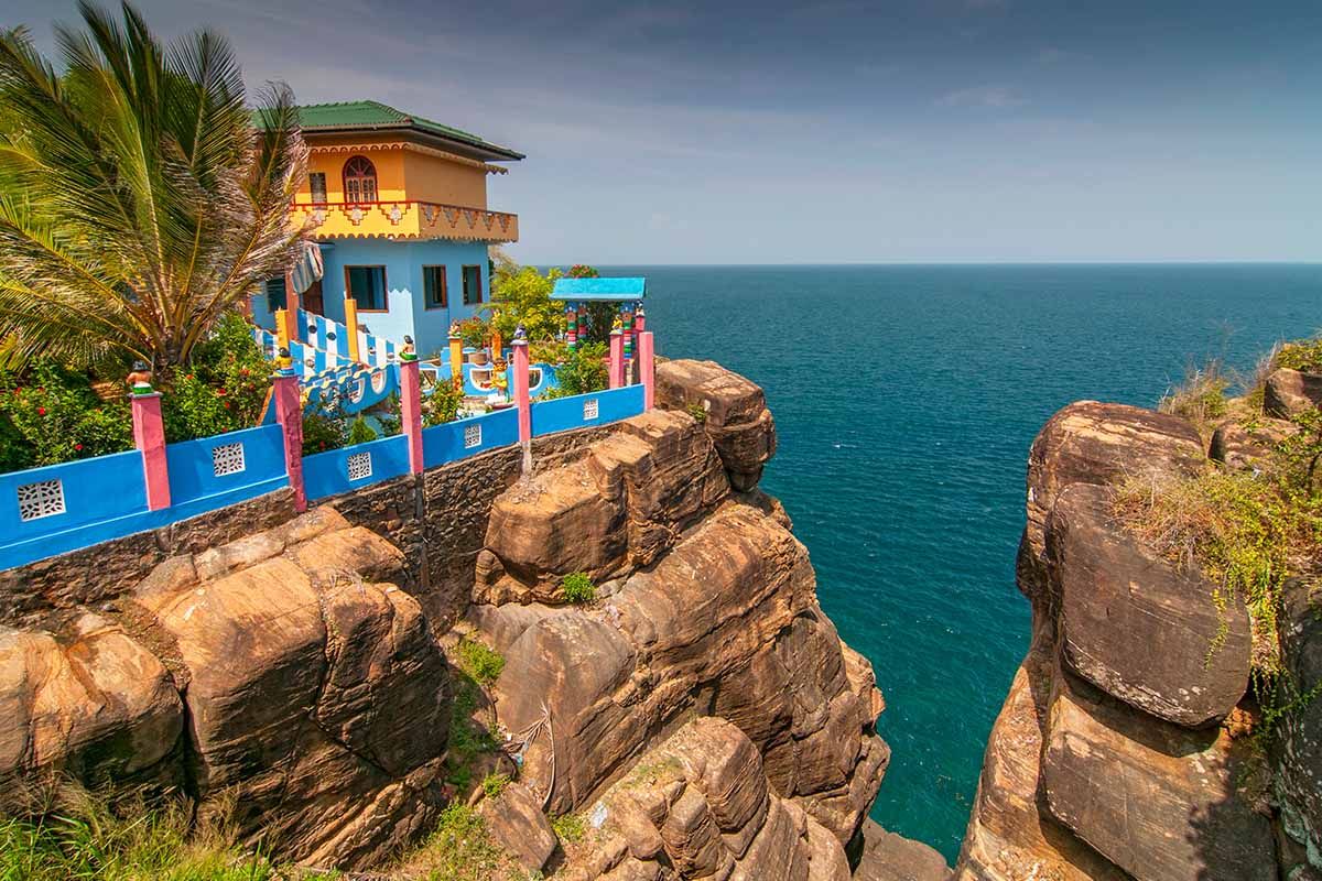 Top 5 Scenic Walking Trails in Sri Lanka